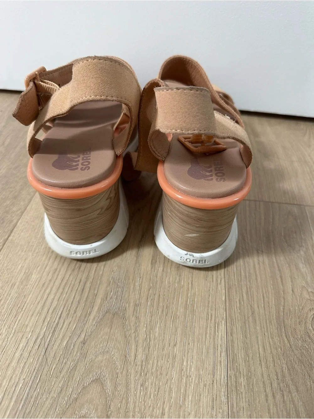 Sorel tan suede